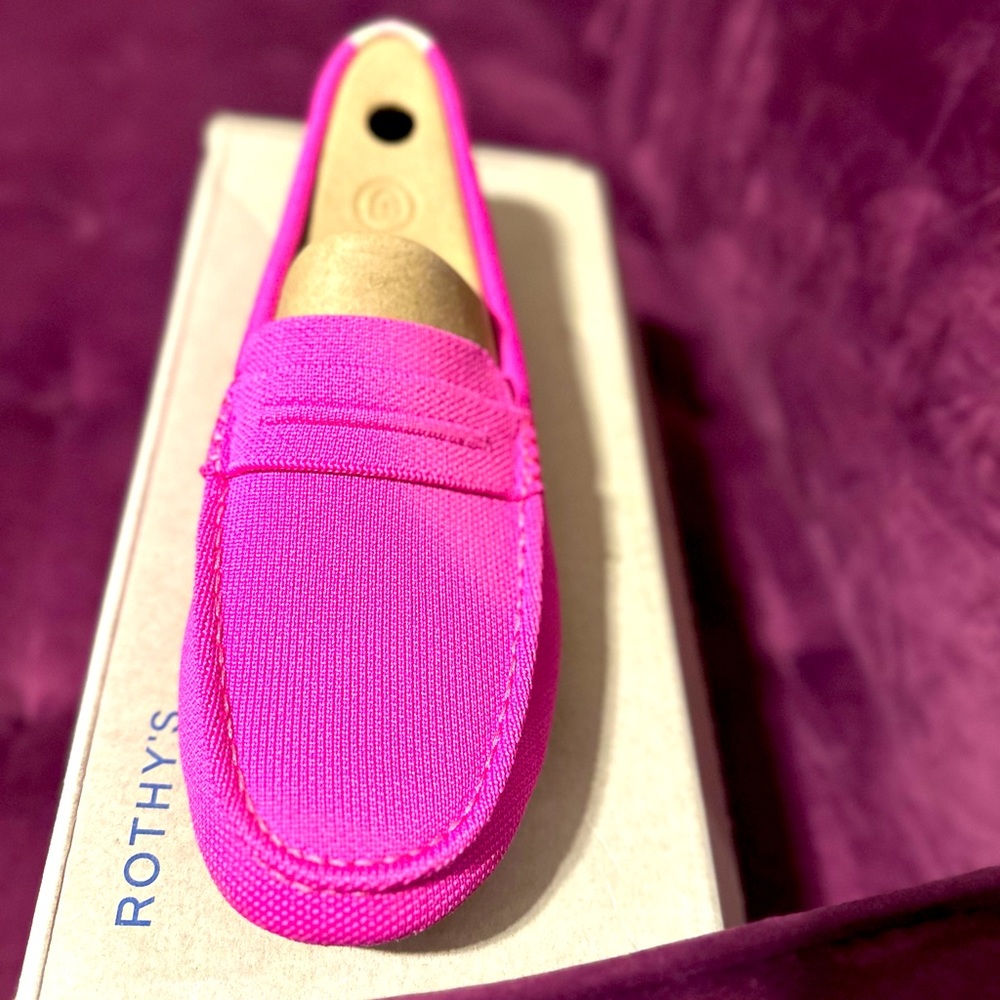 🥿✨ Step Into Style with Rothy's Dragonfruit Loafers! 💖✨